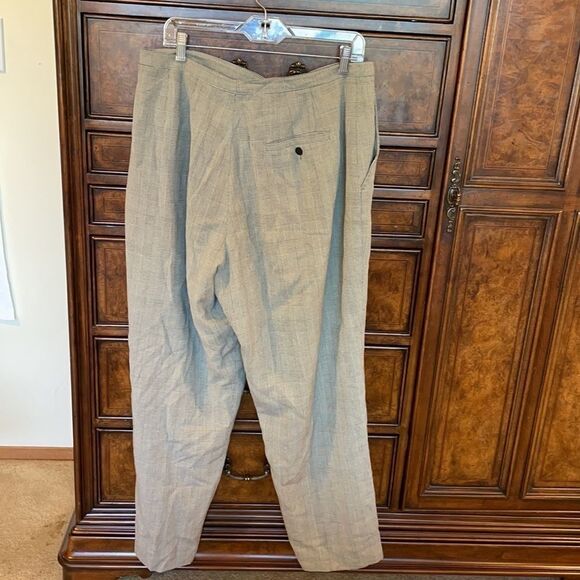 Larry Levine Black & White Stripped Woman’s Slacks - Picture 8 of 10